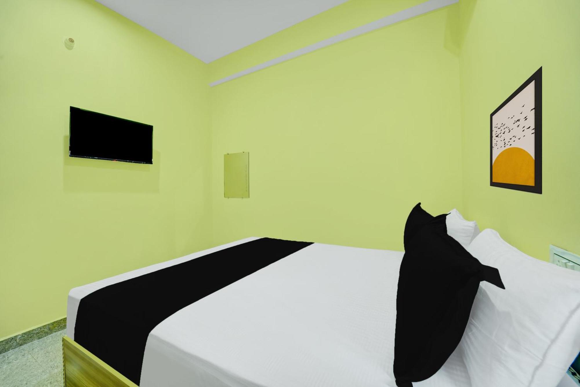 Hotel O Radha Rani Hotel Rádzsgír Kültér fotó