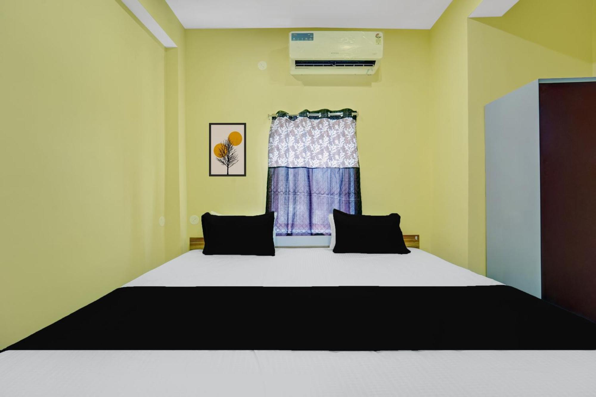 Hotel O Radha Rani Hotel Rádzsgír Kültér fotó
