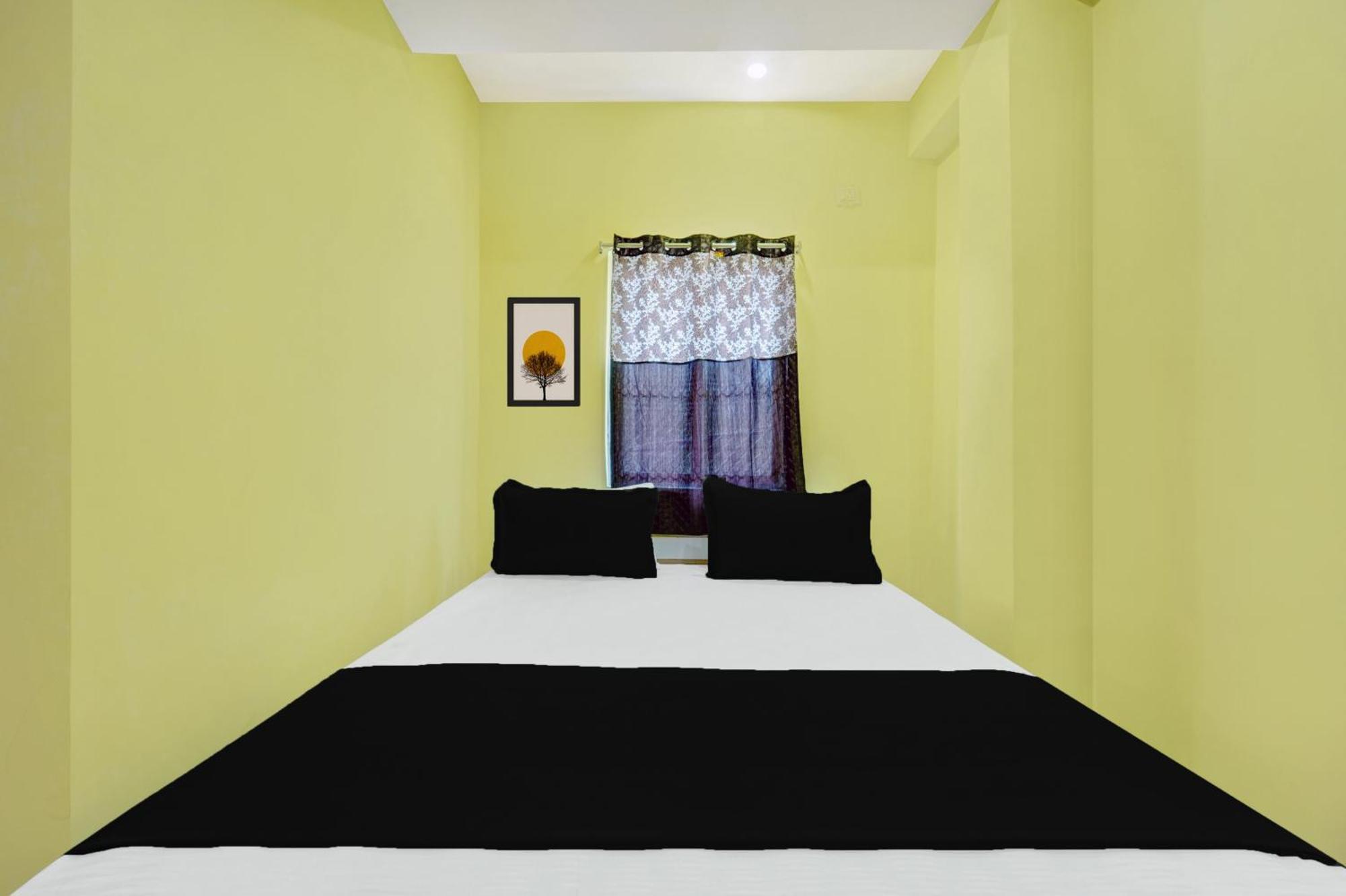 Hotel O Radha Rani Hotel Rádzsgír Kültér fotó